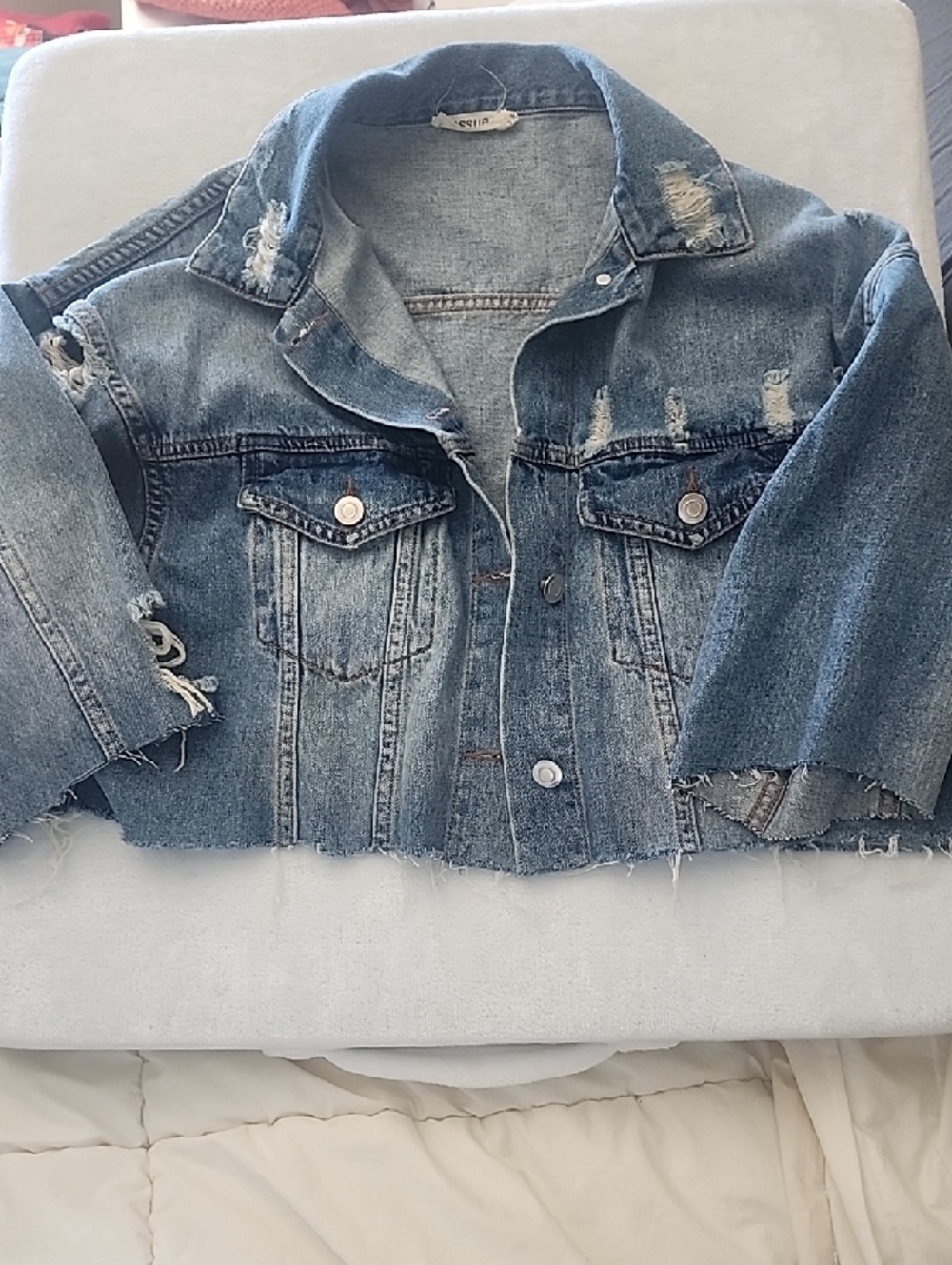 UNIQUE short Sleeved Distressed Cropped Denim Jacket - Blue